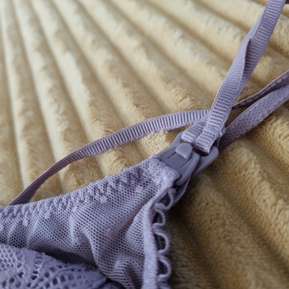 Lace Bralette in Gray - Picture 9 of 10